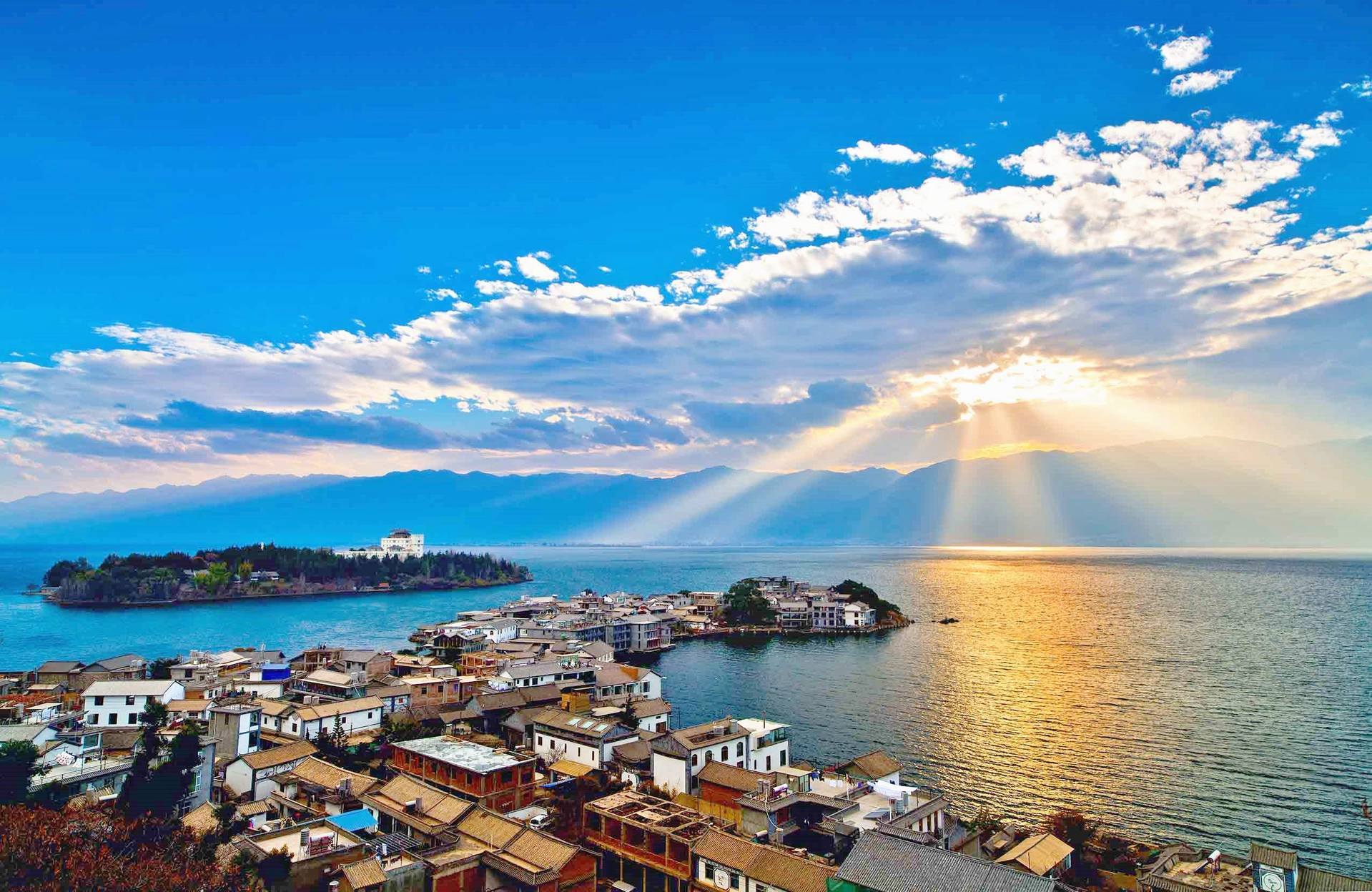 大理自駕兩日游，來一場(chǎng)一路向西的治愈旅行。你確定不來洱海吹吹秋天的風(fēng)嗎？