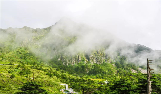 大理定制游 大理蒼山上的“山巔之湖”，藏著最美四景