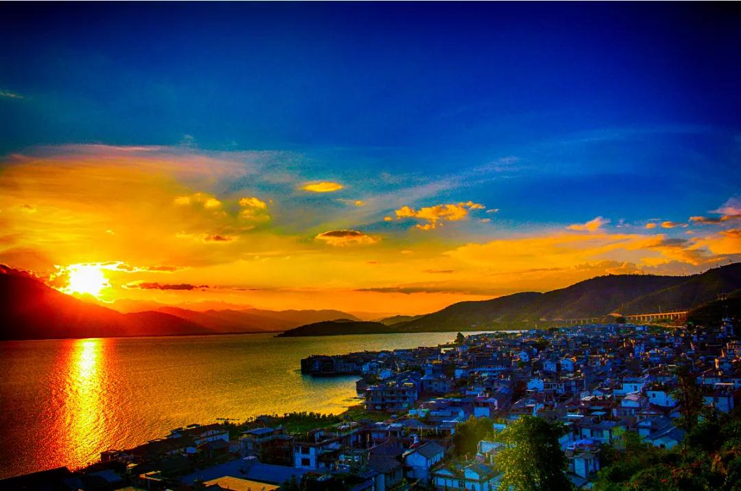 大理雙廊藝術(shù)小鎮(zhèn)：蒼洱風光，盡收于此！