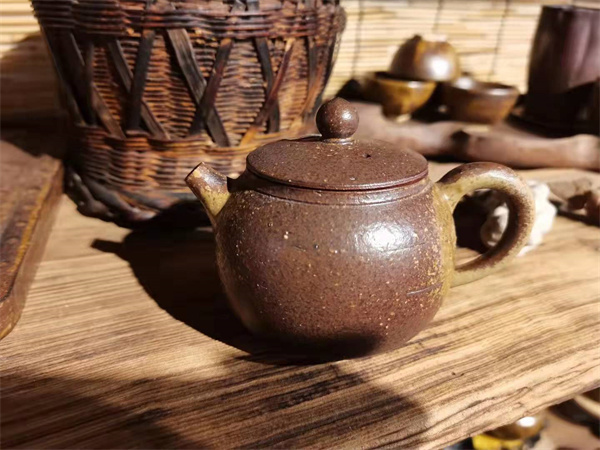 大理特色團(tuán)建活動(dòng)推薦：來(lái)喜洲古鎮(zhèn)制作大理喜陶柴燒，體驗(yàn)大理非遺文化的魅力