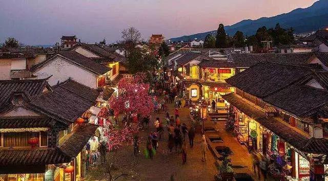 金庸說(shuō)前世是大理人，來(lái)看看他筆下的那些云南美景美食和英雄    大理傳媒公司