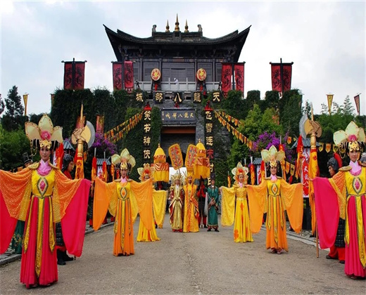 大理景點(diǎn)|跟著大理旅行社小編一起游云南:天龍八部影視城| 穿越古代重溫兒女情長