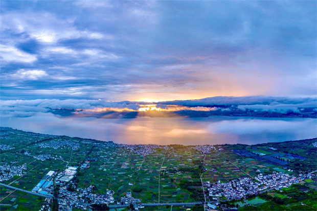 云南旅游,云南旅行社,云南團(tuán)建公司,云南策劃公司,云南會議會展,云南策劃執(zhí)行,大理旅游,大理旅行社,大理團(tuán)建公司,大理策劃公司,大理會議會展：來大理，快樂過夏天！